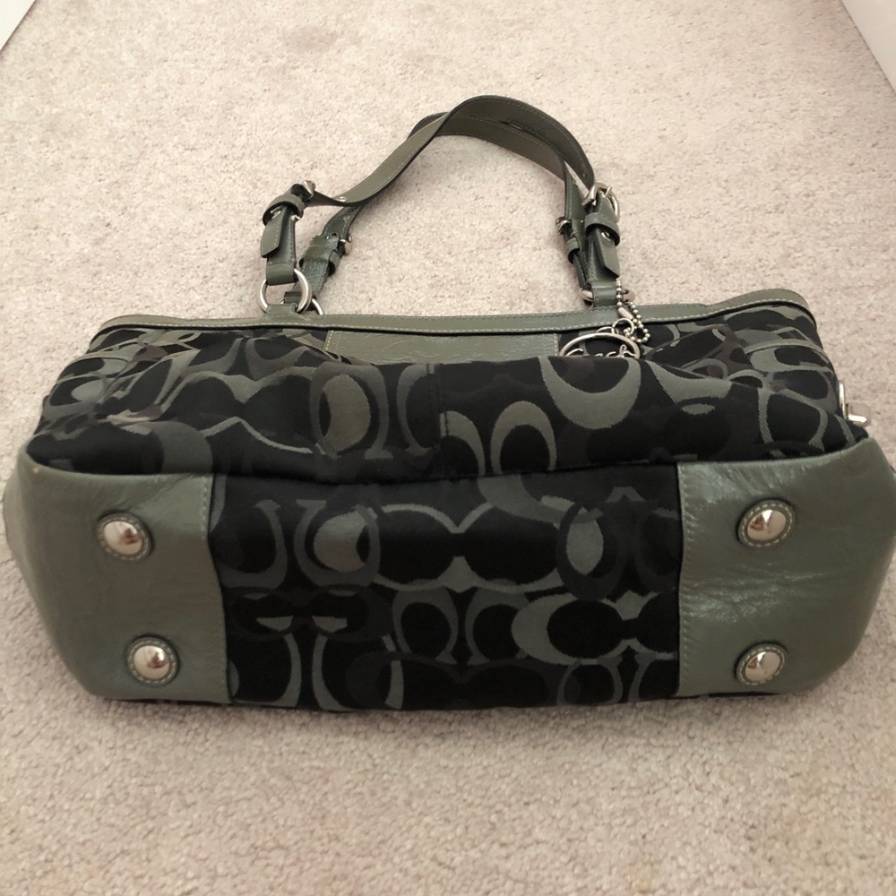 Coach Optic Signature Handbag - Picture 6 of 9